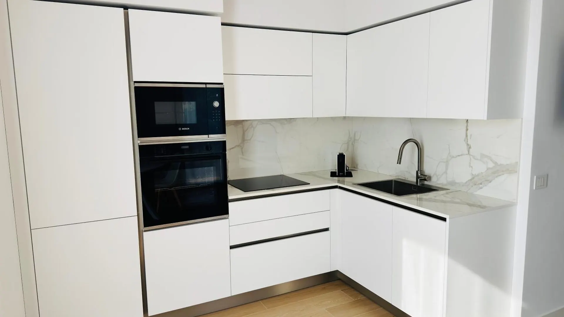 Incanto Apartment Lazise - Pools E Garden 0*,  İtalya